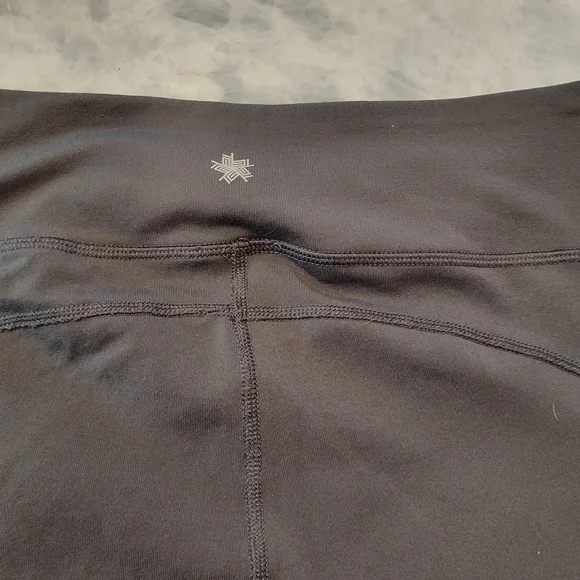 Gray Tech Gear Cropped Leggings - Picture 3 of 4